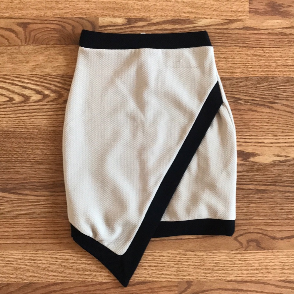 Set - Picture 2 of 2